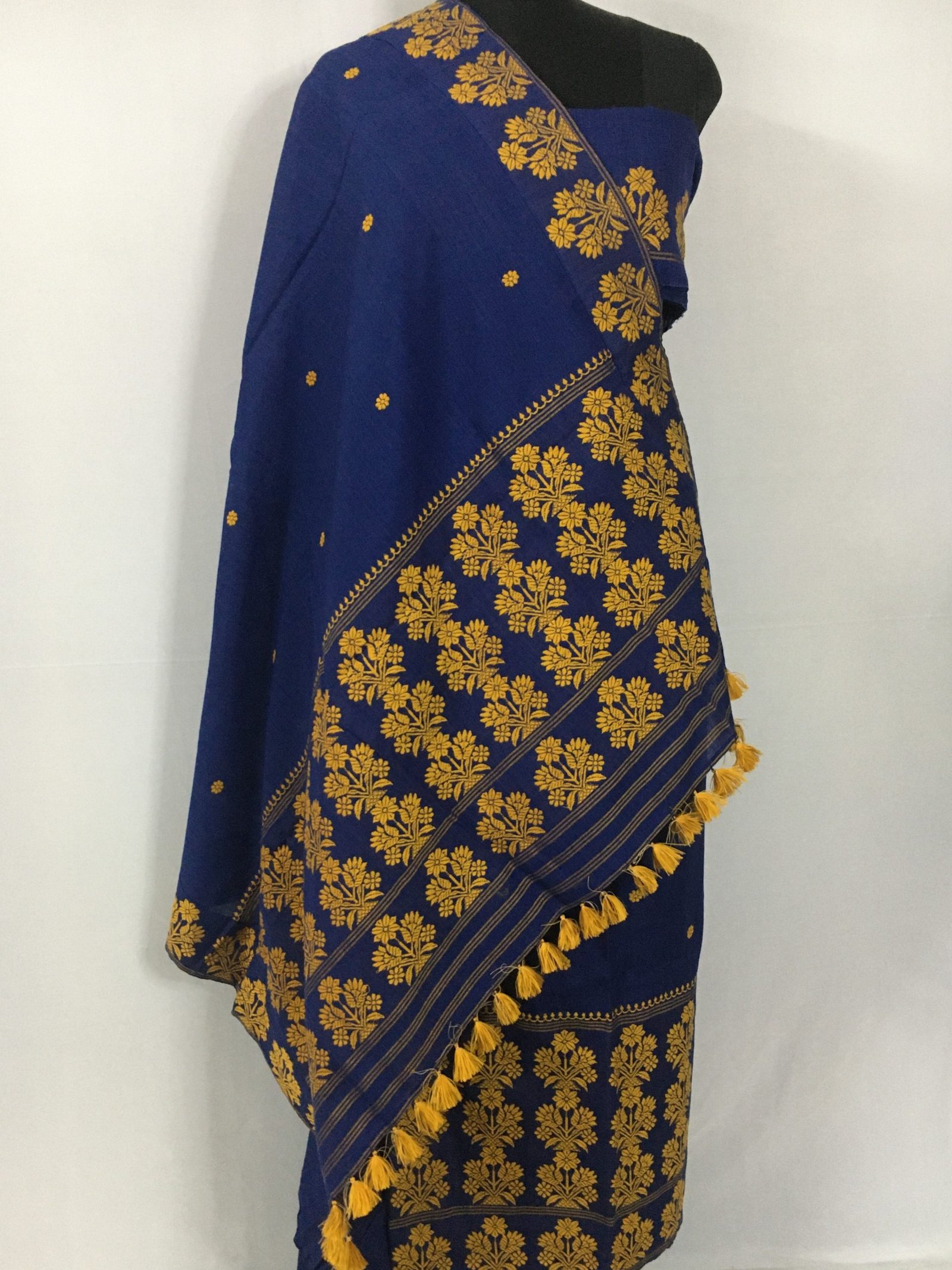 Embroidery on sale mekhela sador