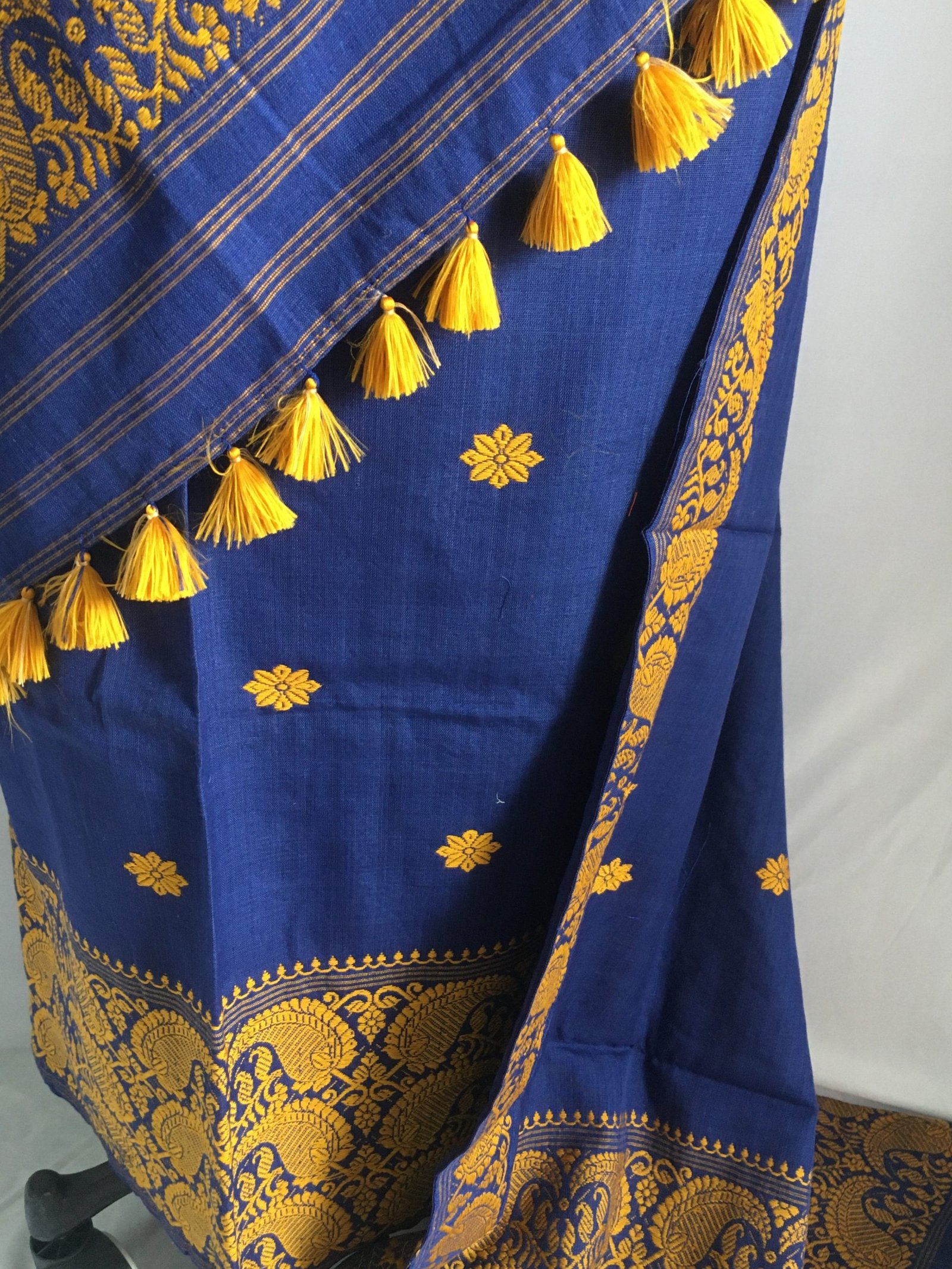 Silk mekhela hotsell sador online